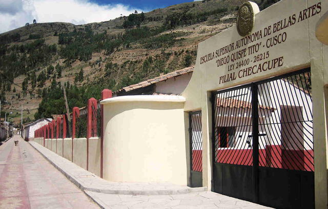  Escuela Superior Autónoma de Bellas Artes Diego Quispe Tito del Cusco. Foto: Bellas Artes Cusco    