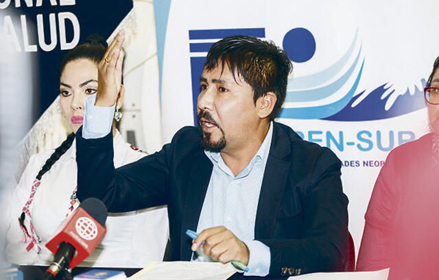 Inédito. Como nunca, el gobernador organizó conferencia de prensa y contestó por primera vez las preguntas de la prensa en visita al Iren Sur.