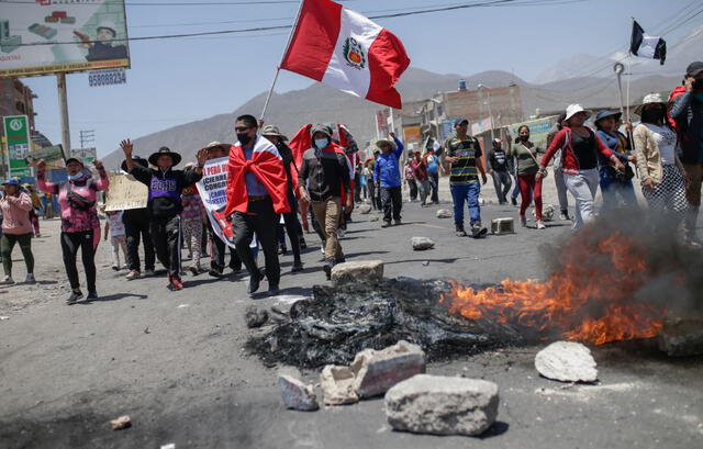 Carreteras bloqueadas en Arequipa. Foto: Rodrigo Talavera / La República