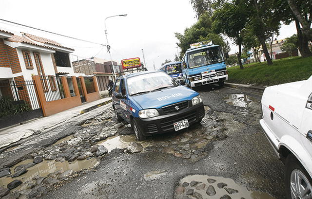 La tortura de conducir en época de lluvias en Arequipa | VIDEO 