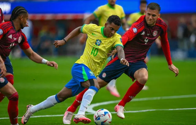 Por ahora, Costa Rica hizo su único punto en el empate ante Brasil. Foto: AFP   