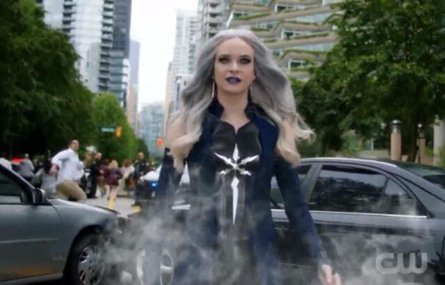 Killer Frost aparece con un nuevo traje en la sexta temporada.