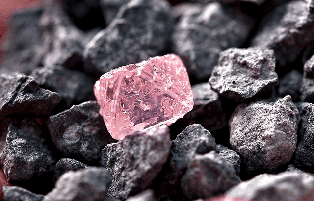  Los diamantes adquieren su color rosa por la extrema presión experimentan en las profundidades del manto. Foto: Rio Tinto   