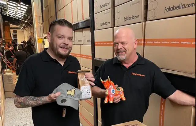 Corey y Rick Harrison con productos de Perú. Foto: Perú Retail. Corey y Rick Harrison con productos de Perú. Foto: Perú Retail.