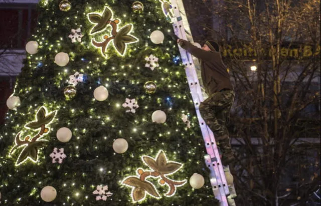 Los colores plateado y dorado predominan en las decoraciones según el signo del zodiaco. Foto: EFE