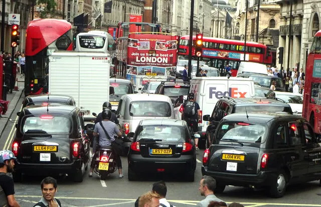 En Londres se pueden perder 148 horas al año en el tráfico. Foto: Time Out   