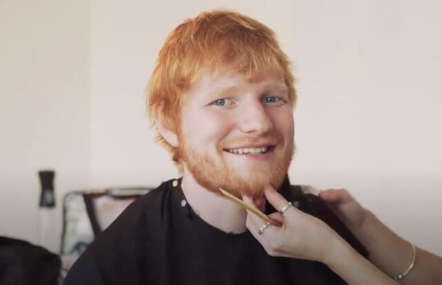 Ed Sheeran preparándose para visitar al príncipe Harry