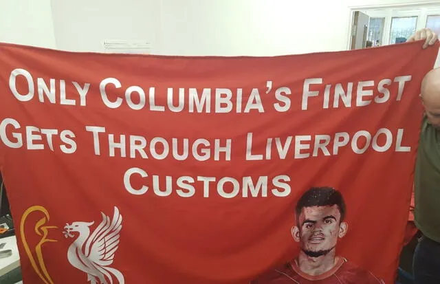 Hinchas del Liverpool causan polémica por bandera de apoyo a Luis Díaz. Foto: Twitter