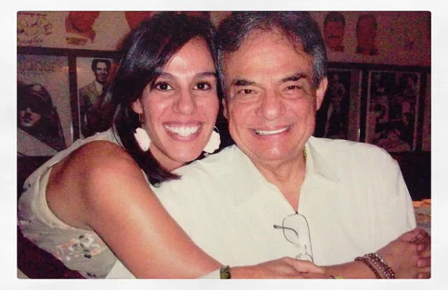 Marysol junto a su padre José José.