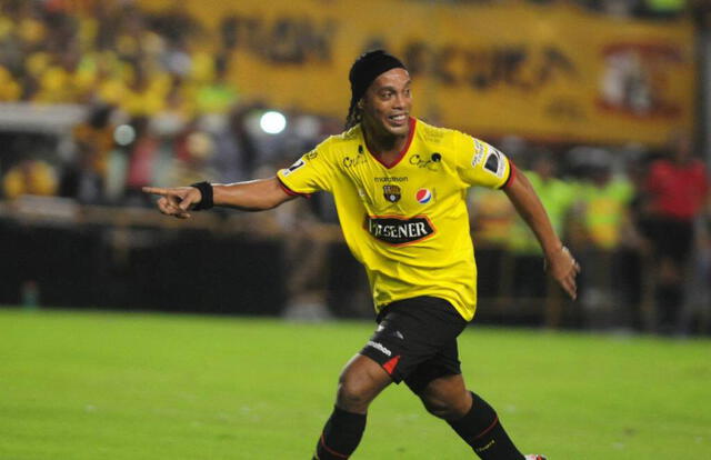 Ronaldinho en el Barcelona SC en 2016. Foto: Barcelona SC