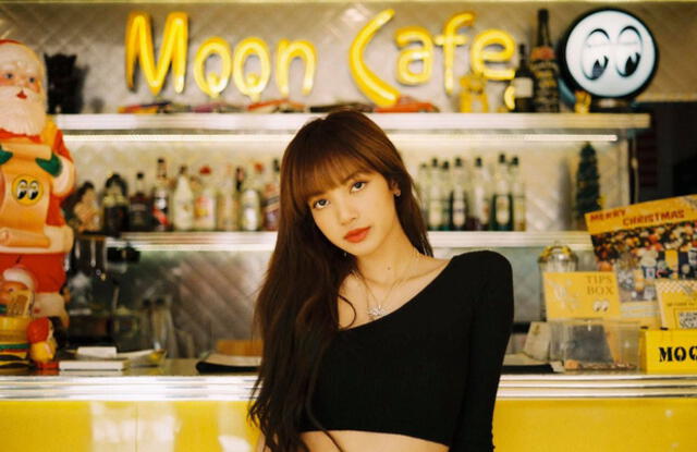 Lisa publicó en Instagram varias fotografías tomadas en el café MQQN, de Tailandia.
