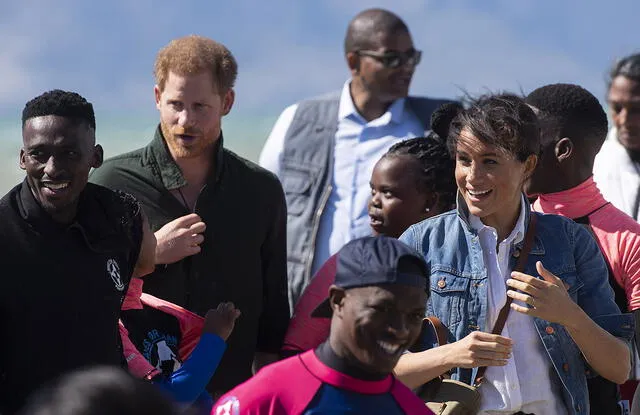 Meghan Markle y el príncipe Harry han demostrado ser muy cercanos al pueblo.