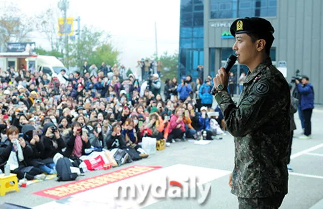 Jung Yong Hwa, líder de CNBLUE, culminó su servicio militar