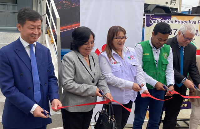 Inauguración de la primera Aula Móvil de Sudamérica en la provincia de Mala. Foto: La República-Pamela Arroyo 