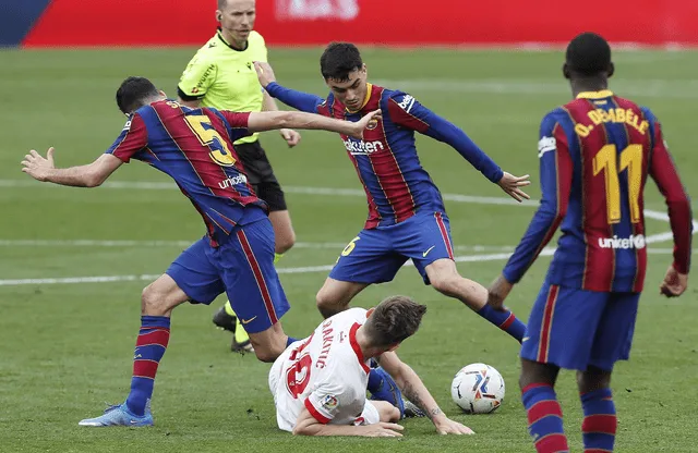 FC Barcelona y Sevilla jugaron hace cuatro días, el pasado sábado 27 de febrero por la liga española. Los culés ganaron 2-0 con tantos de Messi y Dembelé. Foto: EFE/Jose Manuel Vidal