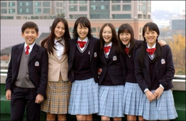Oh Yeon Seo inició su carrera actoral con el Kdrama juvenil Sharp 1 (KBS, 2003).