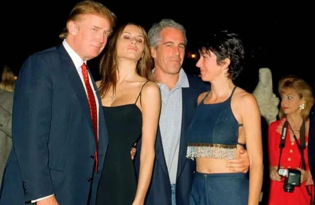  Donald Trump, Melania Trump, Jeffrey Epstein y Ghislaine Maxwell. Foto: La Tercera<br>  