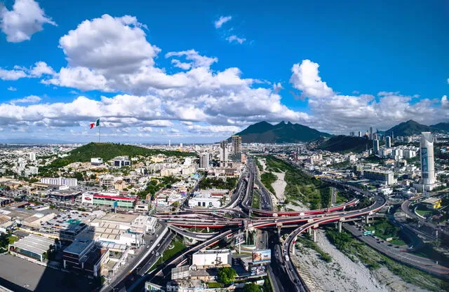  Monterrey cuenta con una avanzada infraestructura, incluyendo un sistema de transporte público eficiente, modernos hospitales y un alto estándar en servicios públicos y privados. Foto: México Desconocido    