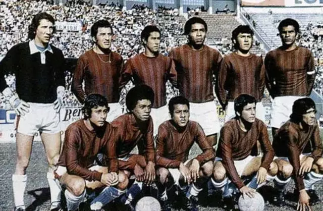 Defensor Lima se quedó con la Copa Simón Bolivar en 1974. Foto: Líbero