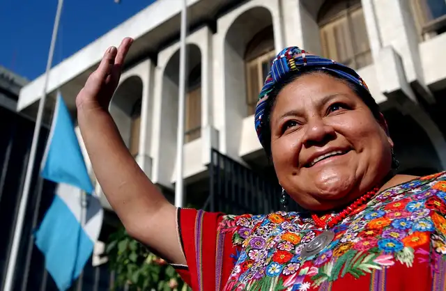 Rigoberta Menchú asilada en México