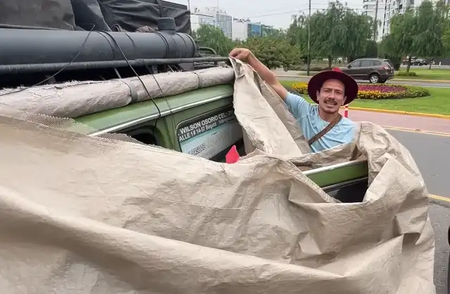 Colombiano modificó su auto para convertirlo en una casa rodante. Foto: captura de YouTube/Dilo Nomás   