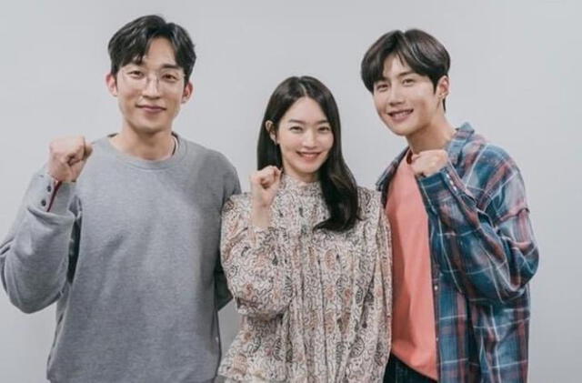 Jo Han Chul, Shin Min Ah y Kim Seon Ho. Foto: tvN