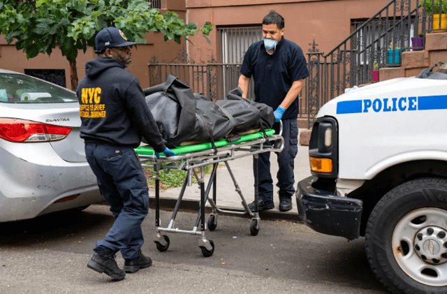 El entrenador fue hallado muerto en su apartamento de Harlem, Nueva York. El entrenador fue hallado muerto en su apartamento de Harlem, Nueva York.