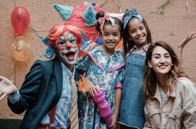 Con las niñas protagonistas