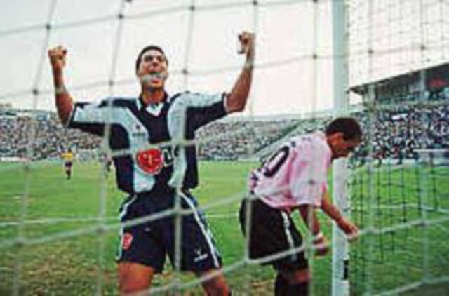 Claudio Pizarro anotó 28 goles con Alianza Lima.