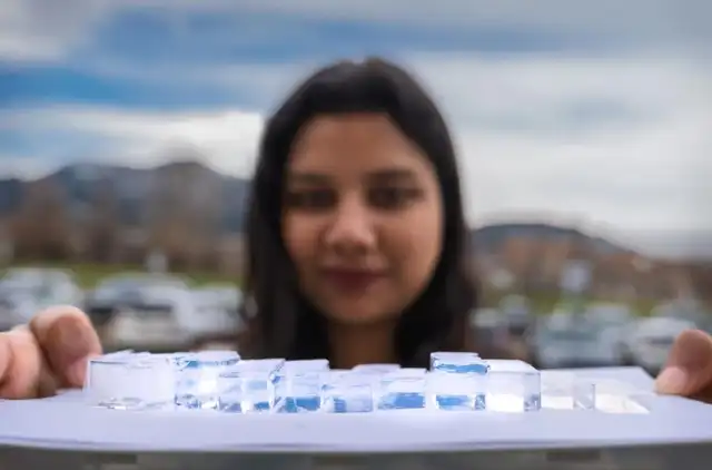 Este gel se llama MOCHI (Mesoporous Optically Clear Heat Insulator). Foto: Glenn Asakawa/CU Boulder<br> Este gel se llama MOCHI (Mesoporous Optically Clear Heat Insulator). Foto: Glenn Asakawa/CU Boulder<br>