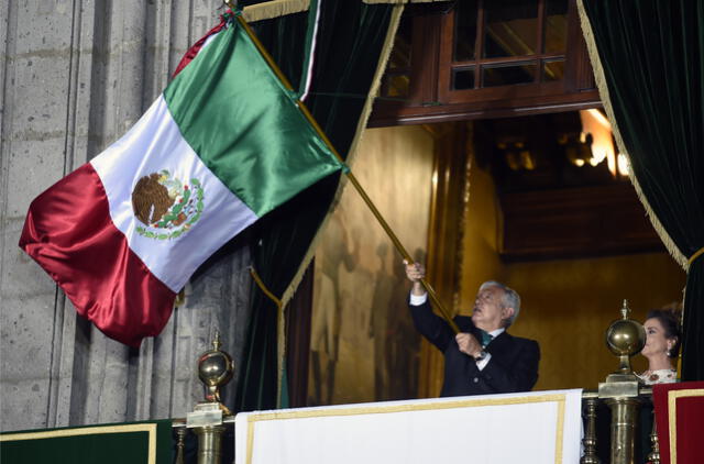México: presidente AMLO ofreció solemne y solitario grito de independencia por Fiestas Patrias