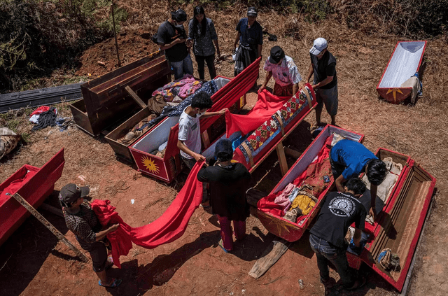  Los fallecidos podían ser enterrados después de varios años. Foto: Infobae<br>    