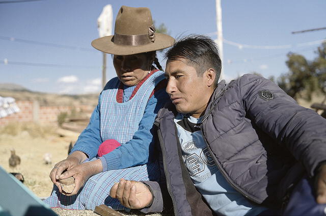 Traumas invisibles. Ricardina H y su hijo Rolando T. “Voy al médico temblando. Tengo miedo de lo que me puedan hacer”.   