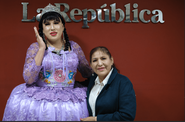 La Chola Pituca junto a su madrina musical, Pajita Aranda. Foto: Carlos Marín LR.   