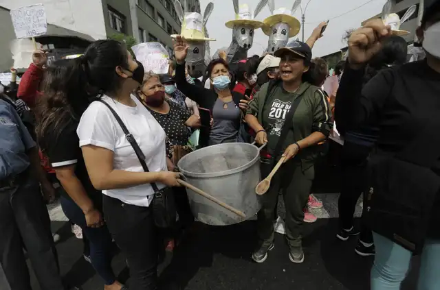 Madres de comités de Vaso de Leche en Lima demandan mayor presupuesto. Foto: Gerardo Marín / La República   