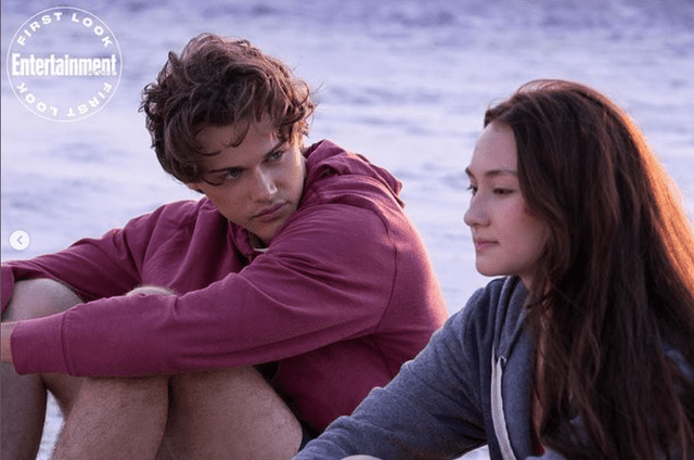 Belly y Conrad en "El verano en que me enamoré". Foto: Entertainment Weekly