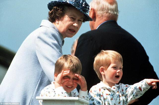 Príncipe Harry e Isabel II