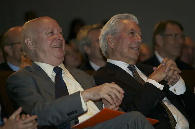  Jorge Edwards junto a Mario Vargas Llosa. Foto: Difusión.   