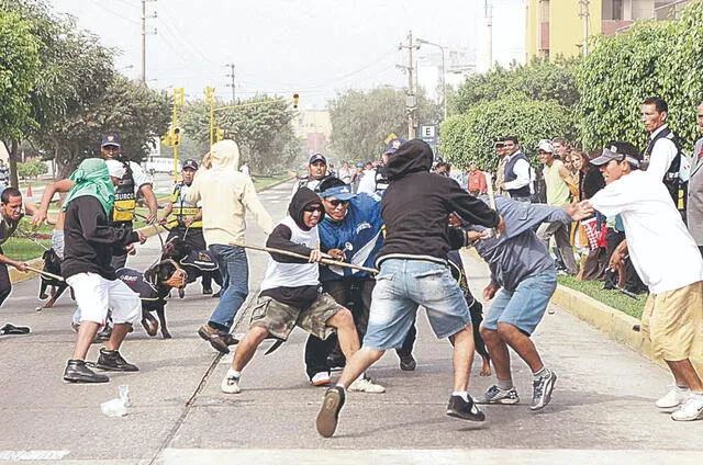  Situación. La violencia se ha trasladado a colegios y calles. Foto: difusión   