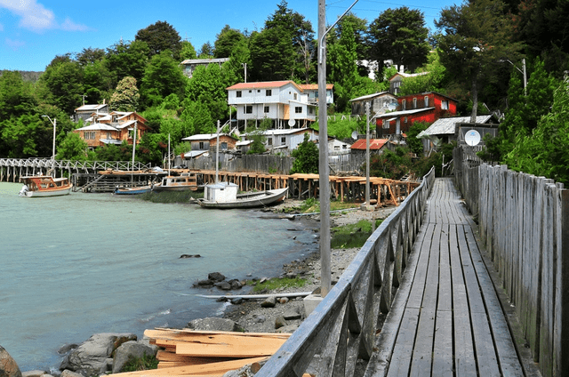 Caleta Tortel, que cubre una superficie de 25 hectáreas, tiene un promedio de 6 kilómetros de longitud. Foto: Freepik 