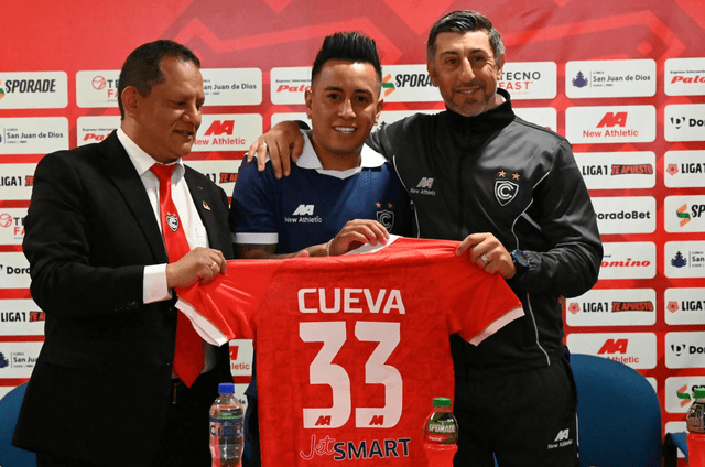  Cienciano sigue teniendo en cuenta a Christian Cueva pese a la denuncia de violenia de género. Foto: Cienciano   