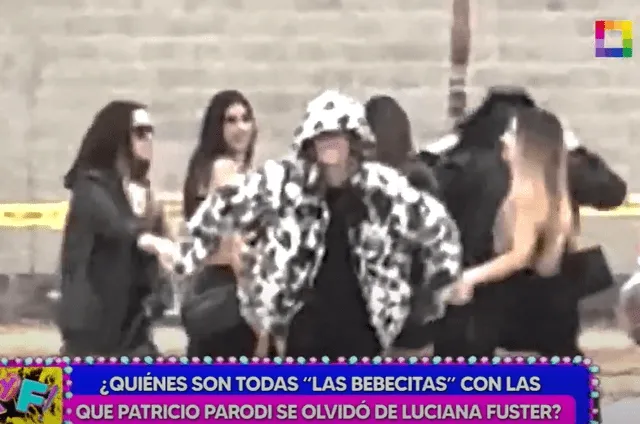  Patricio Parodi saliendo de Cochinola al día siguiente con sus amigas. Foto: captura de Willax TV 