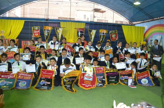  Escolares ganaron más de 200 concursos y gallardetes. Foto: Andina.<br>   