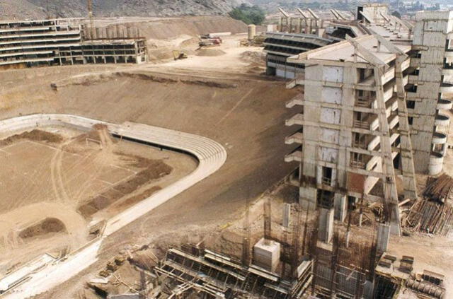  El 16 de enero de 1991 se colocó la primera piedra en el Estadio Monumental. Foto: Estadio Monumental U/Facebook 