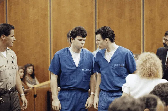  Los hermanos Menéndez fueron sentenciados por asesinato a sus padres en 1989, en California. Foto: Los Ángeles Times    