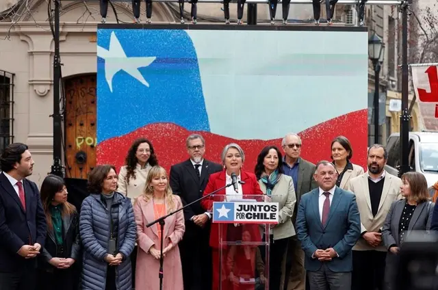  Jeannette Jara ganó las elecciones primarias el 29 de junio con más de 50% de votos. Foto: EFE<br>    