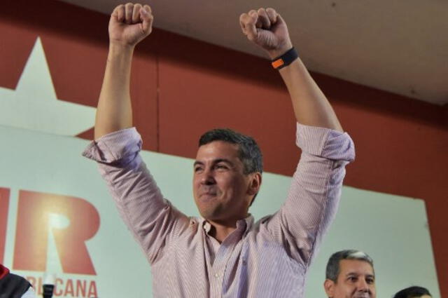 Santiago Peña, candidato del Partido Colorado. Foto: AFP   