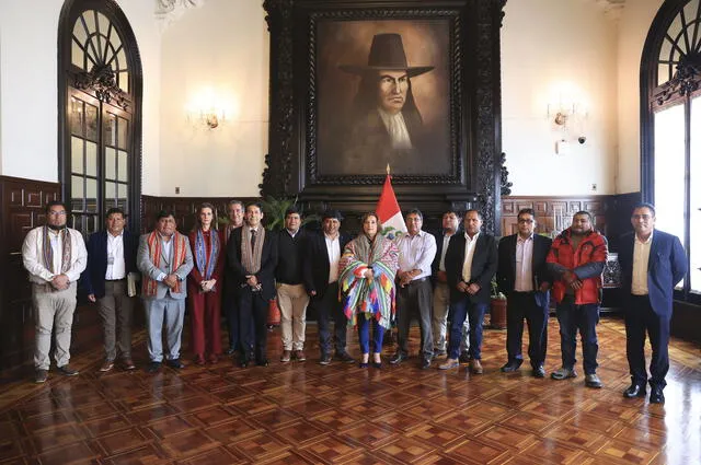  Presidenta Boluarte en reunión con alcaldes de Puno y Cusco. Foto: Andina   