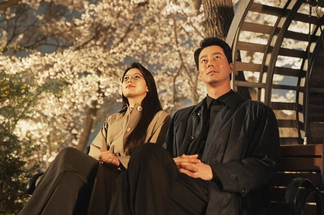  Han Hyo Joo y Jo In Sung en el k-drama 'Moving'. Foto: Star+   