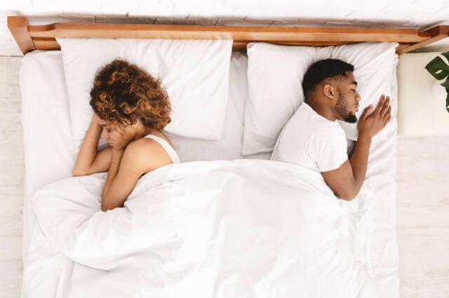 Una de las razones por las que las parejas jóvenes realizan el Sleep Divorce es la dificultad del sueño. Foto: iStock.   